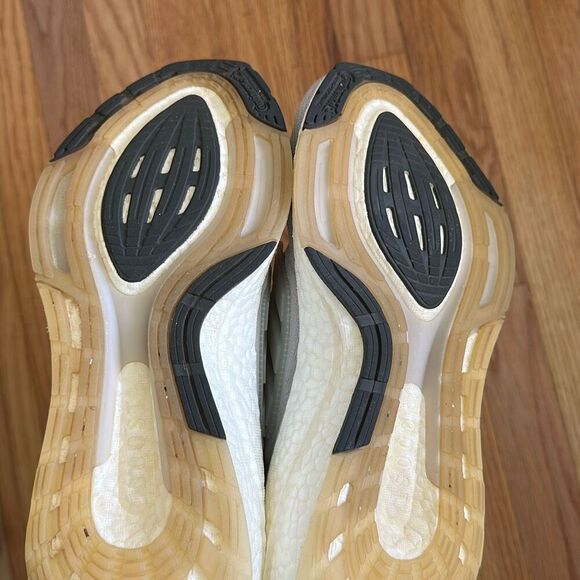 Adidas Ultraboost 22 Gray White Sneakers Women’s Size 8 - Picture 11 of 12